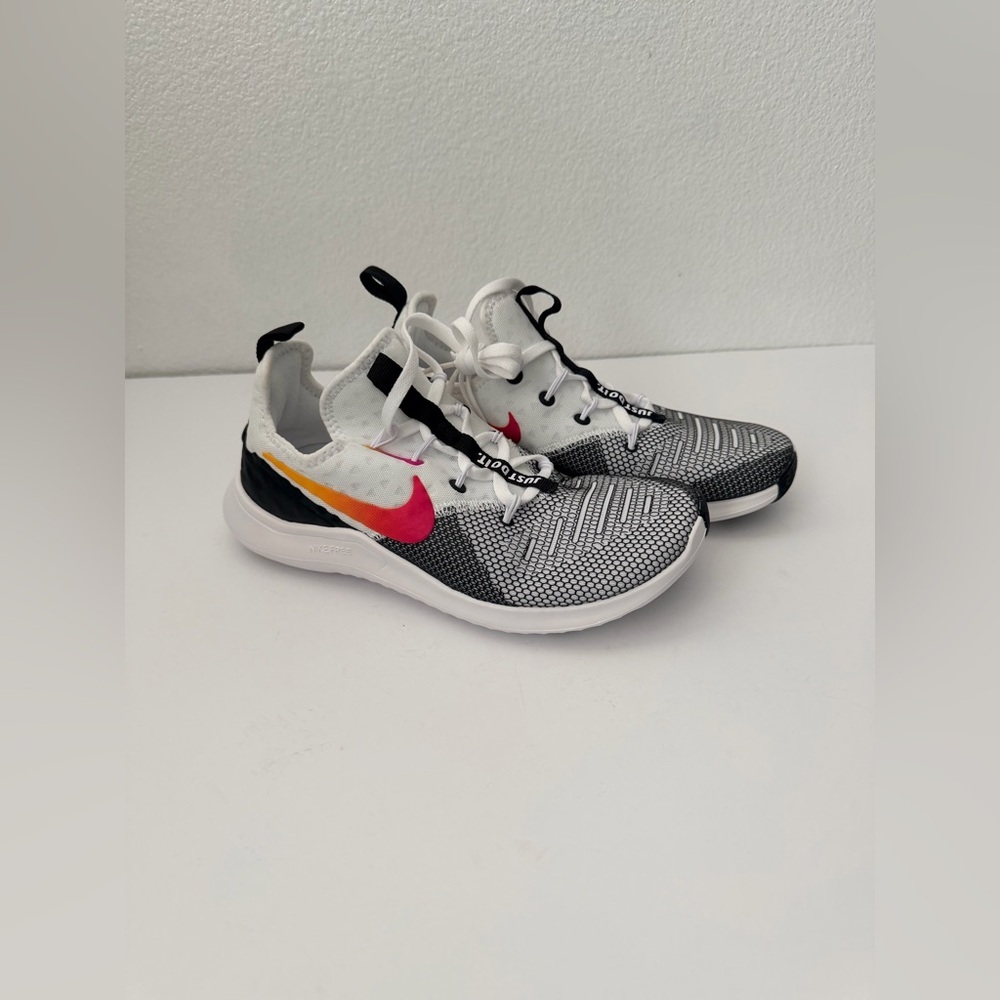 Nike Free TR 8 Black/Laser Fuchsia Running Sneaker 942888 008 Woman’s Sz 6.5